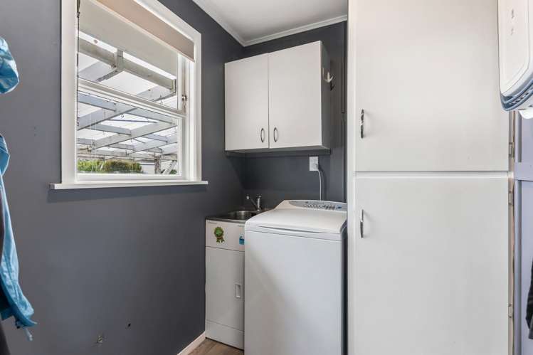 5 Pauline Way Paparangi_13