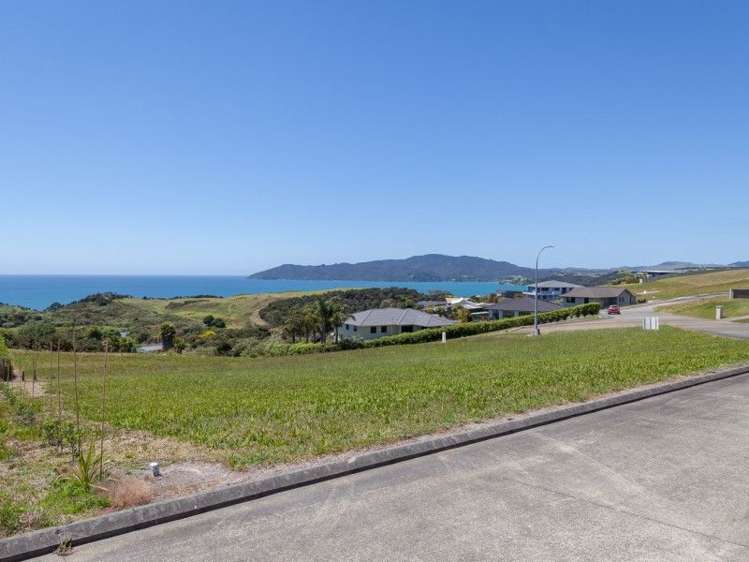 32 Eagles Way Cable Bay_13