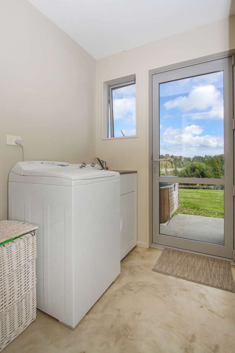 1513a East Coast Road Redvale_21