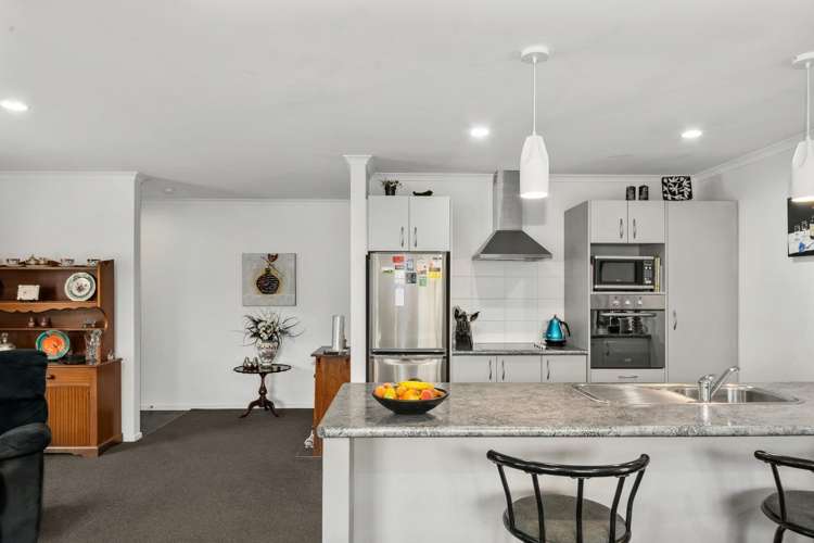 16 Weka Place 10728_5