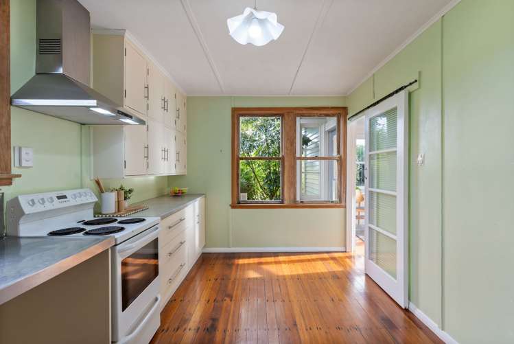 39 Victory Avenue Karori_5