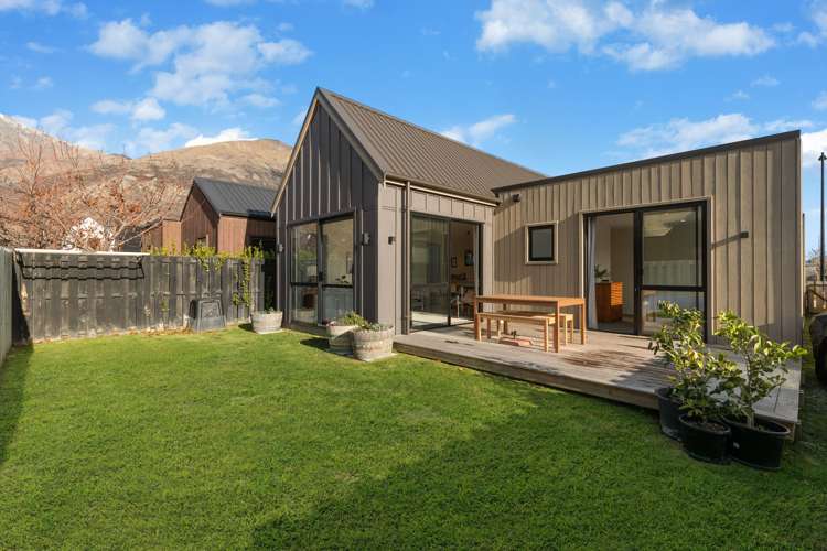 1 Bellamore Street Dalefield/Wakatipu Basin_11