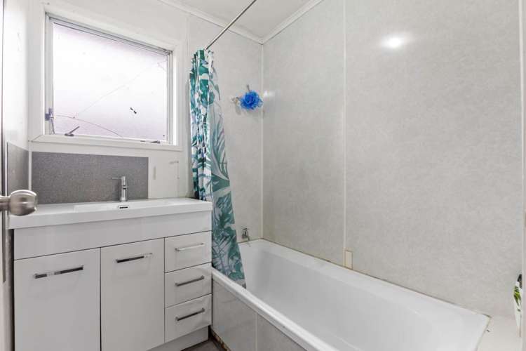 24 Redcrest Avenue Red Hill_10