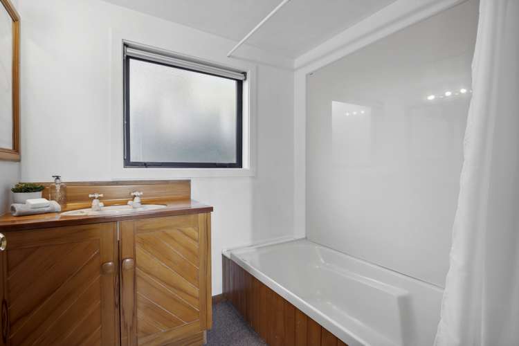 48 Easther Crescent Kew_12