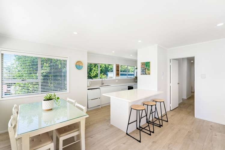 1/4 Wickstead Place Massey_6