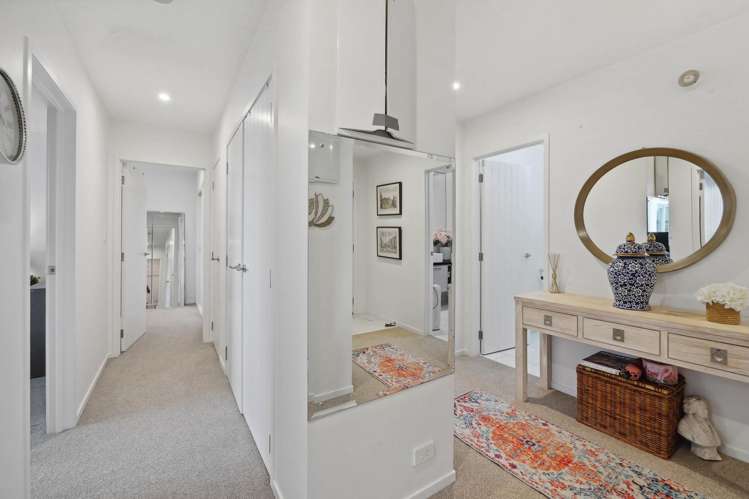 2b/12 Seaway Road Clarks Beach_10