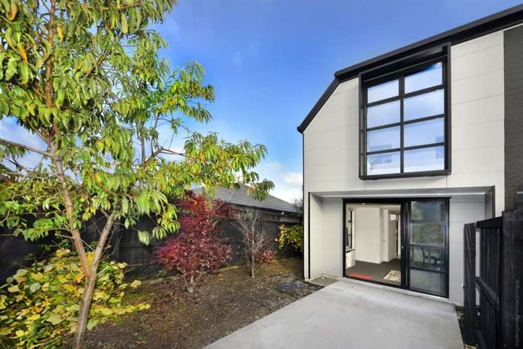 8/68 Barbour Street_1