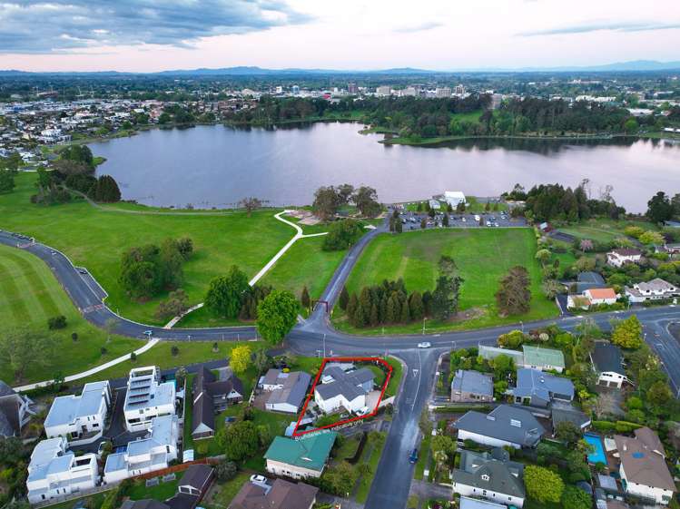 163 Lake Crescent Hamilton Lake_32