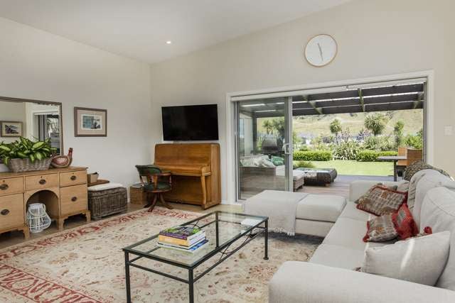 6 Ferris Crescent Wainui_4