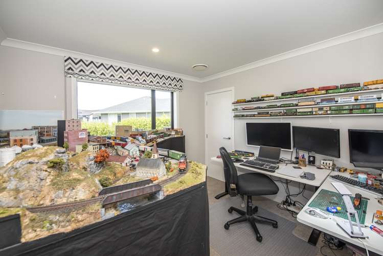 17 Alan Livingston Drive Cambridge_14