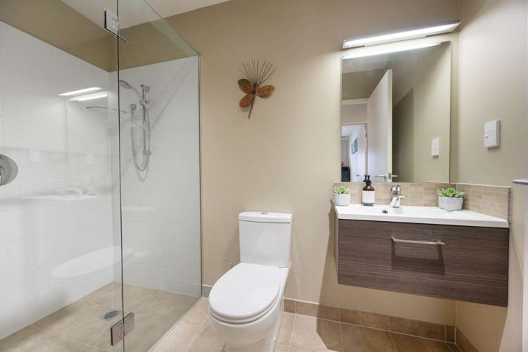 24 Royalle Mews Botany Downs_10