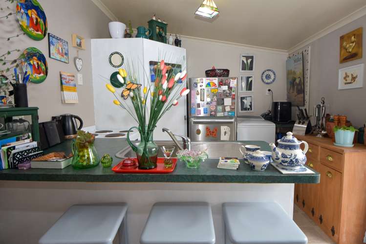 214 High Street South Carterton_8