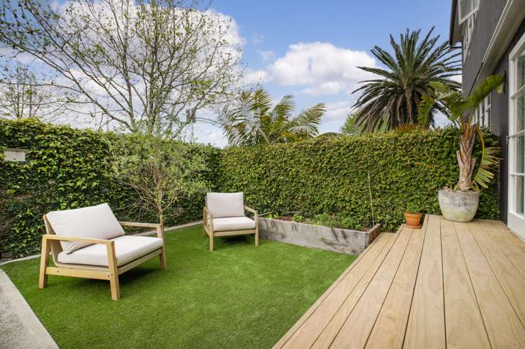 1092 Great North Road Point Chevalier_13