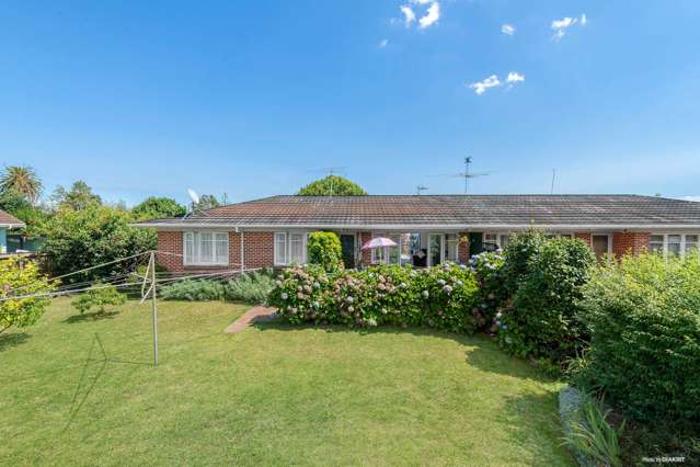 2/5 Rod Place Mangere East_2