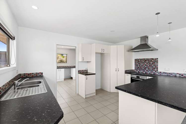 2 Poppy Lane Albert Town_4