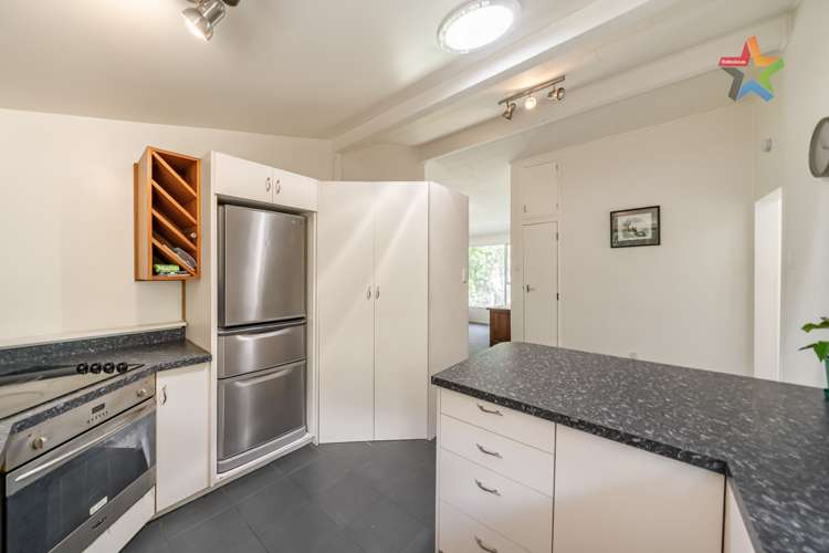 10 Crawford Grove Naenae_11