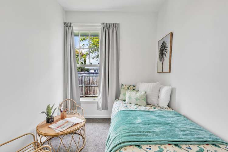 43 Birchfield Avenue Dallington_13