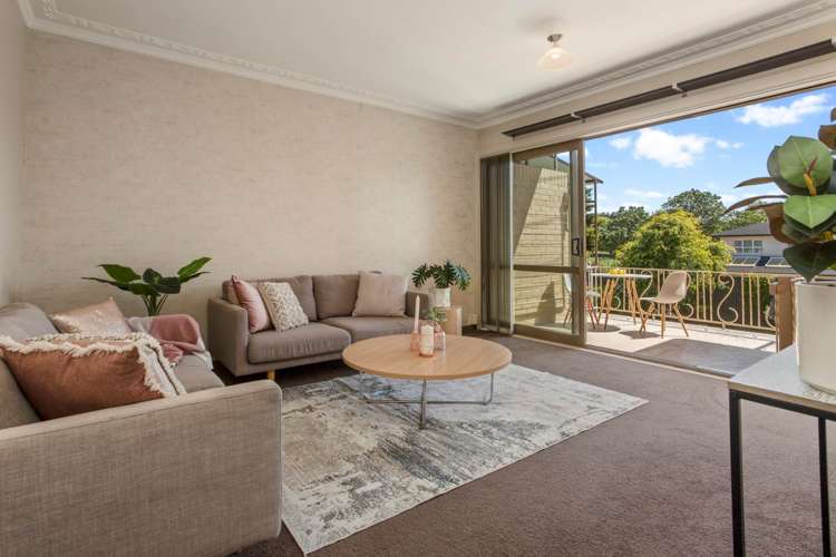 2/221 Mount Smart Road Onehunga_3