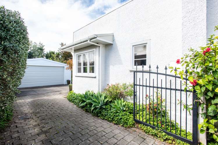 8 Iranui Road Inner Kaiti_23