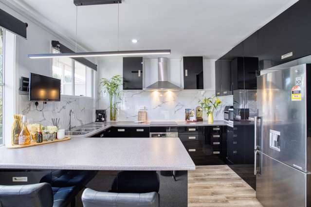 Stylish, Sunny & Affordable Entry to St Heliers
