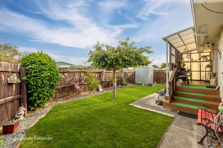 1/4 Leonie Place Aranui_11