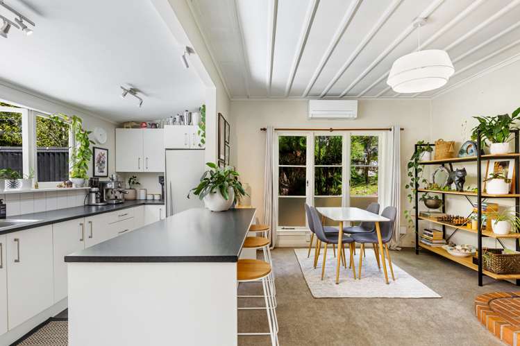 218 Woodlands Park Road Titirangi_3