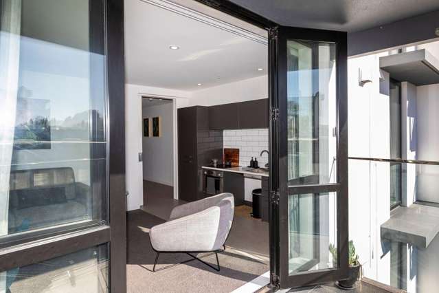 206/12 Latimer Square City Centre_2