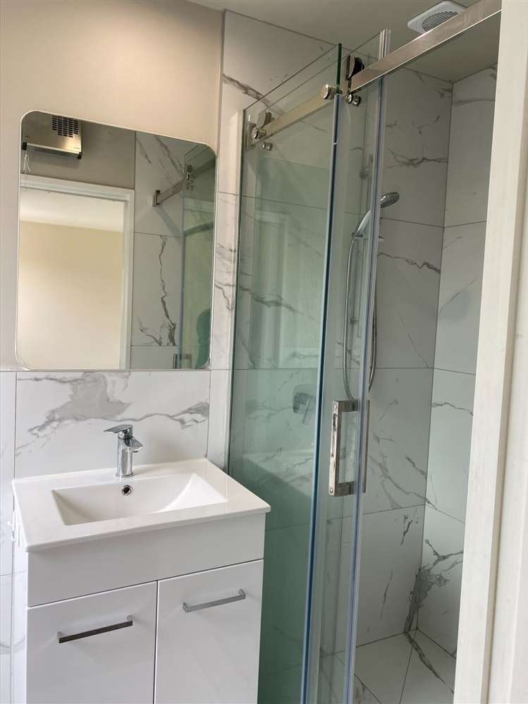 2/4 Betwin Avenue Sockburn_11