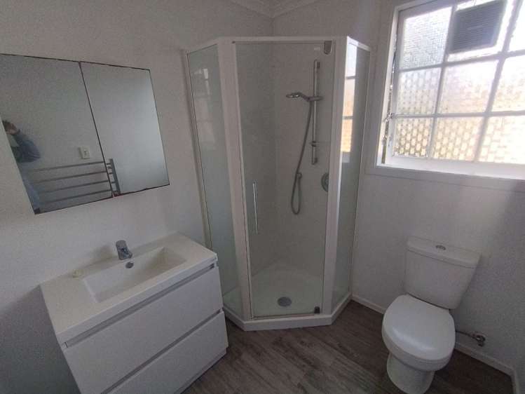 24A Thurleigh Grove Karori_8