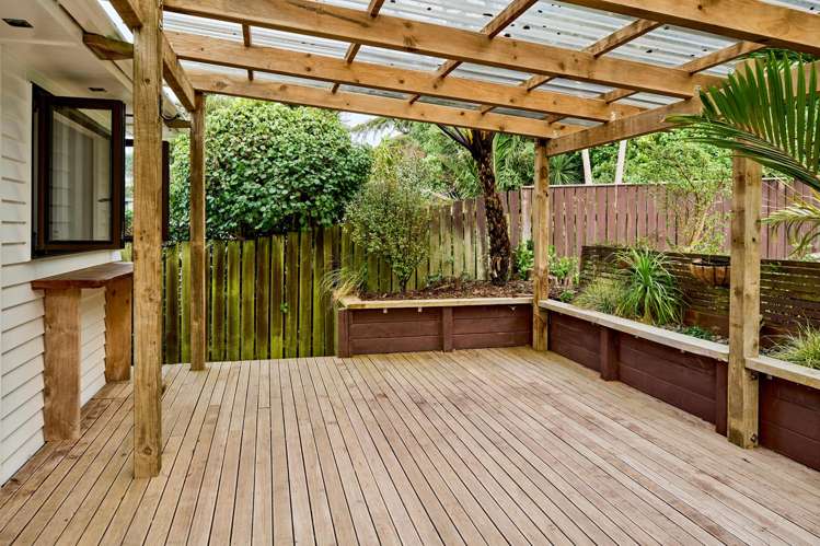 11 Raroa Place Pukerua Bay_16