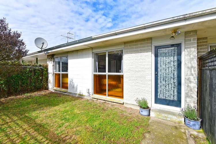 2/37 Merton Street Trentham_5