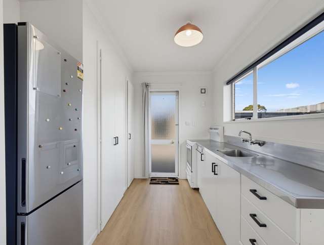 2/422 Wilsons Road North Waltham_4