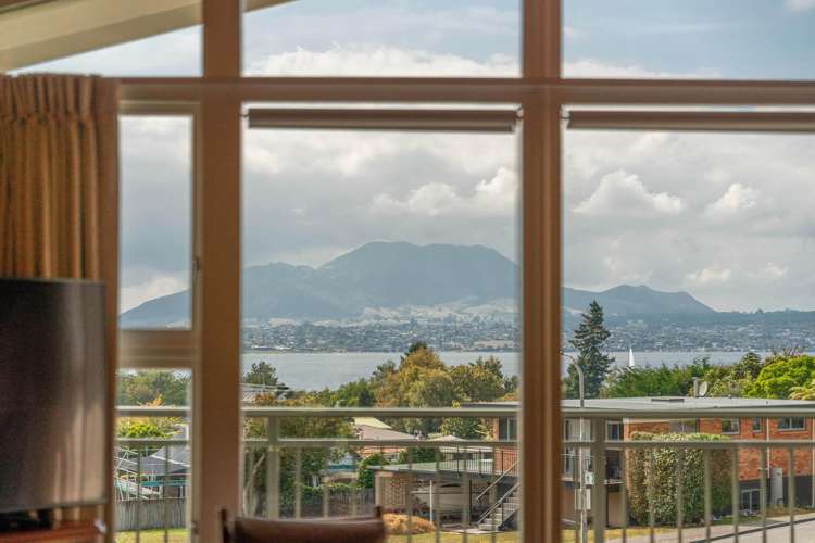 8 Earle Place Acacia Bay_3