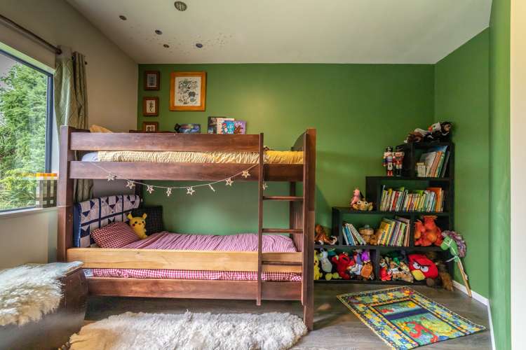 5693 West Coast Road Springfield_19