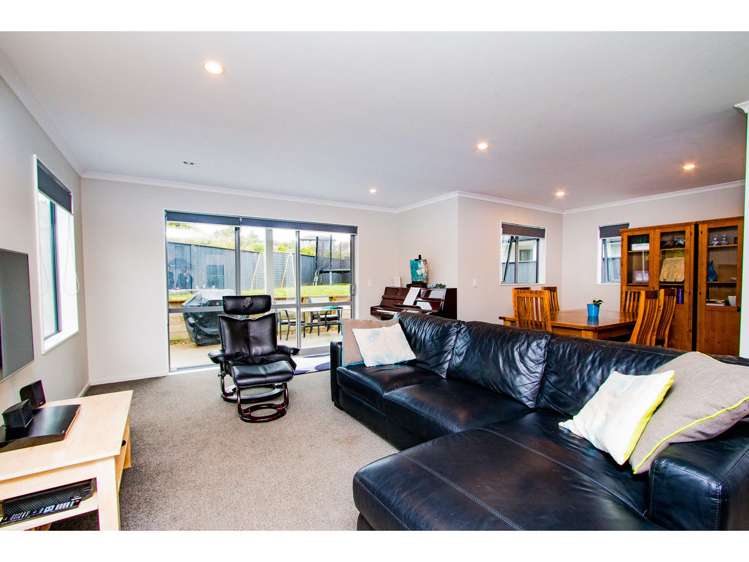 69 Maylee Crescent Gulf Harbour_1