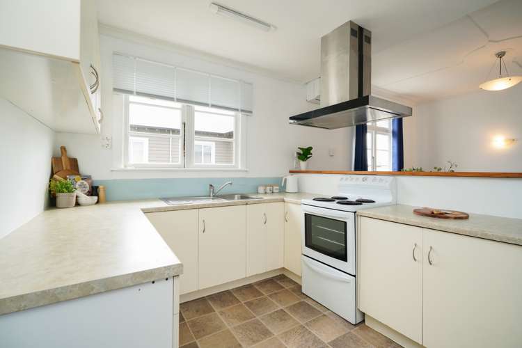 9 Avenal Street Avenal_8