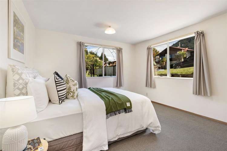 5 Avalon Crescent Fernhill/Sunshine Bay_13