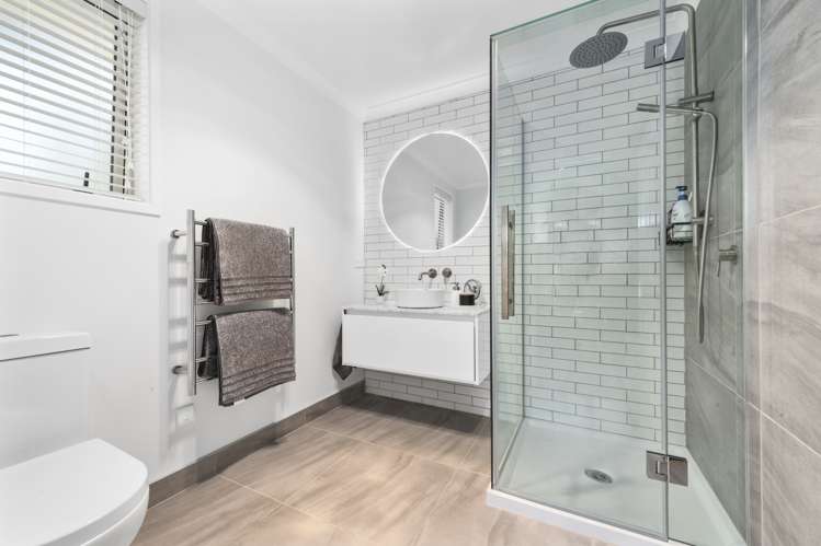 5 Hastings Road Pyes Pa_14