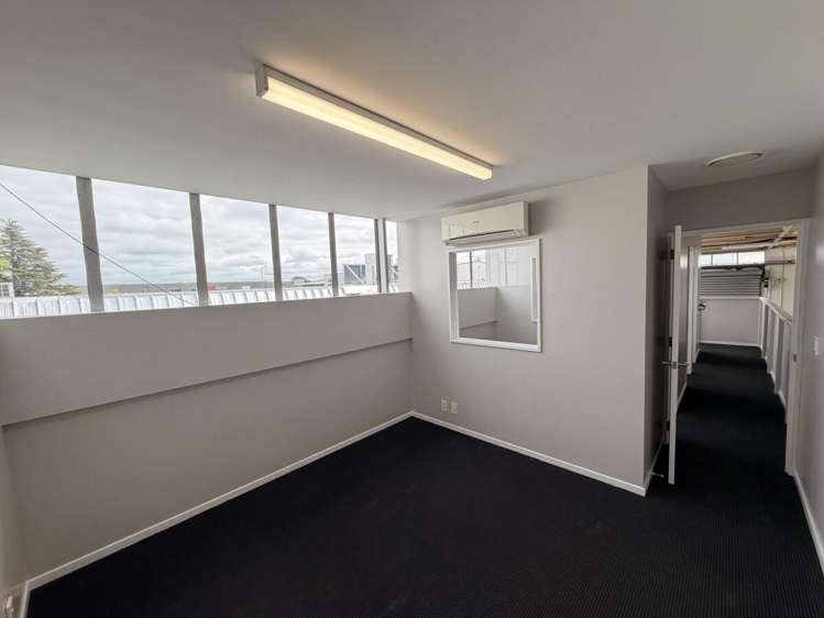 69 Treffers Road Wigram_9