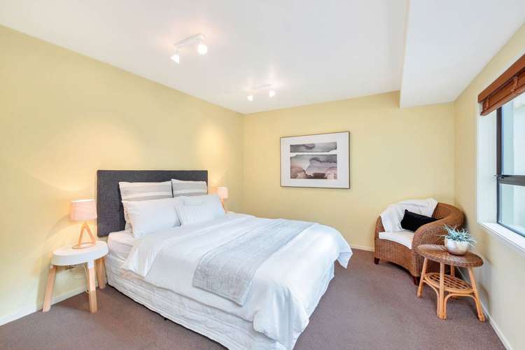 2/19a Seaview Road Castor Bay_11