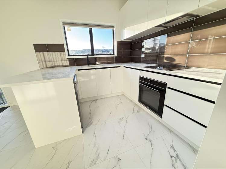 24 Hunua Road Papakura_13