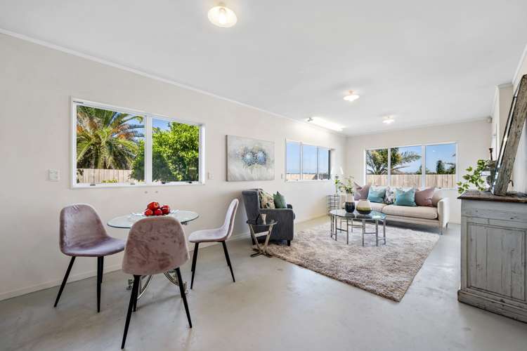 21 Devon Road Bucklands Beach_23