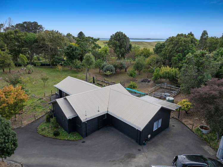 1688 South Head Road Helensville_30