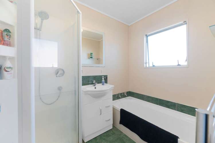 2/46 Brandon Road Glen Eden_16