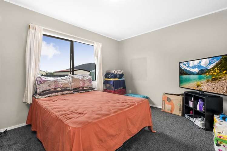 2/10 Hatherley Place Clendon Park_4