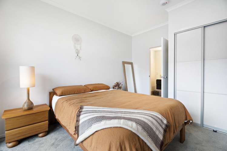 3/11 Carlos Drive Flat Bush_12