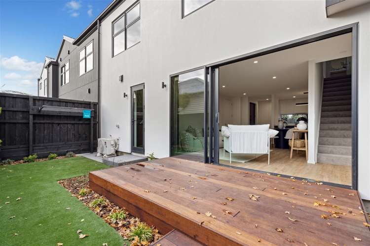 1/12 Tabart Street Woolston_1