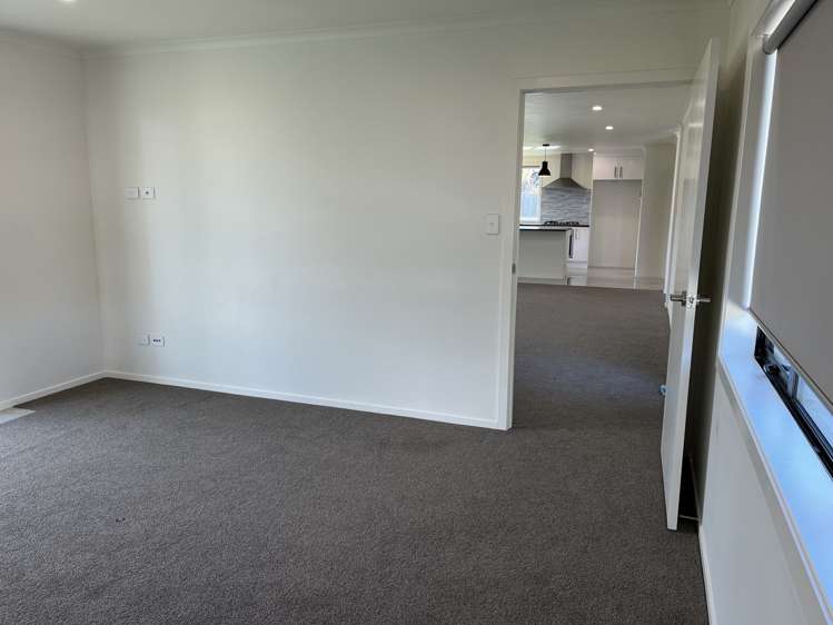 29 Cabourne Drive Glenview_11