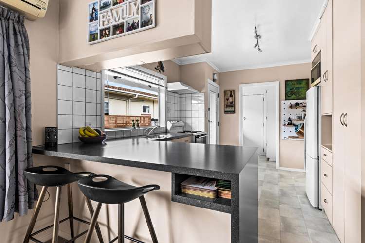 53 Menin Road Onekawa_4