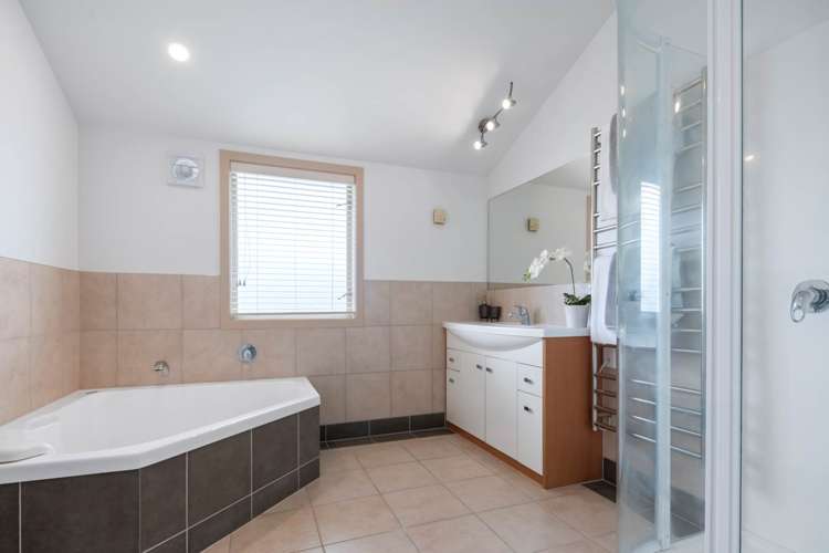 26b Eastern Beach Road Eastern Beach_14